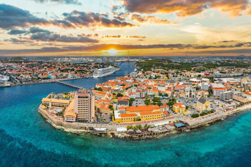 À la découverte de Curaçao : un voyage entre plages et couleurs éclatantes